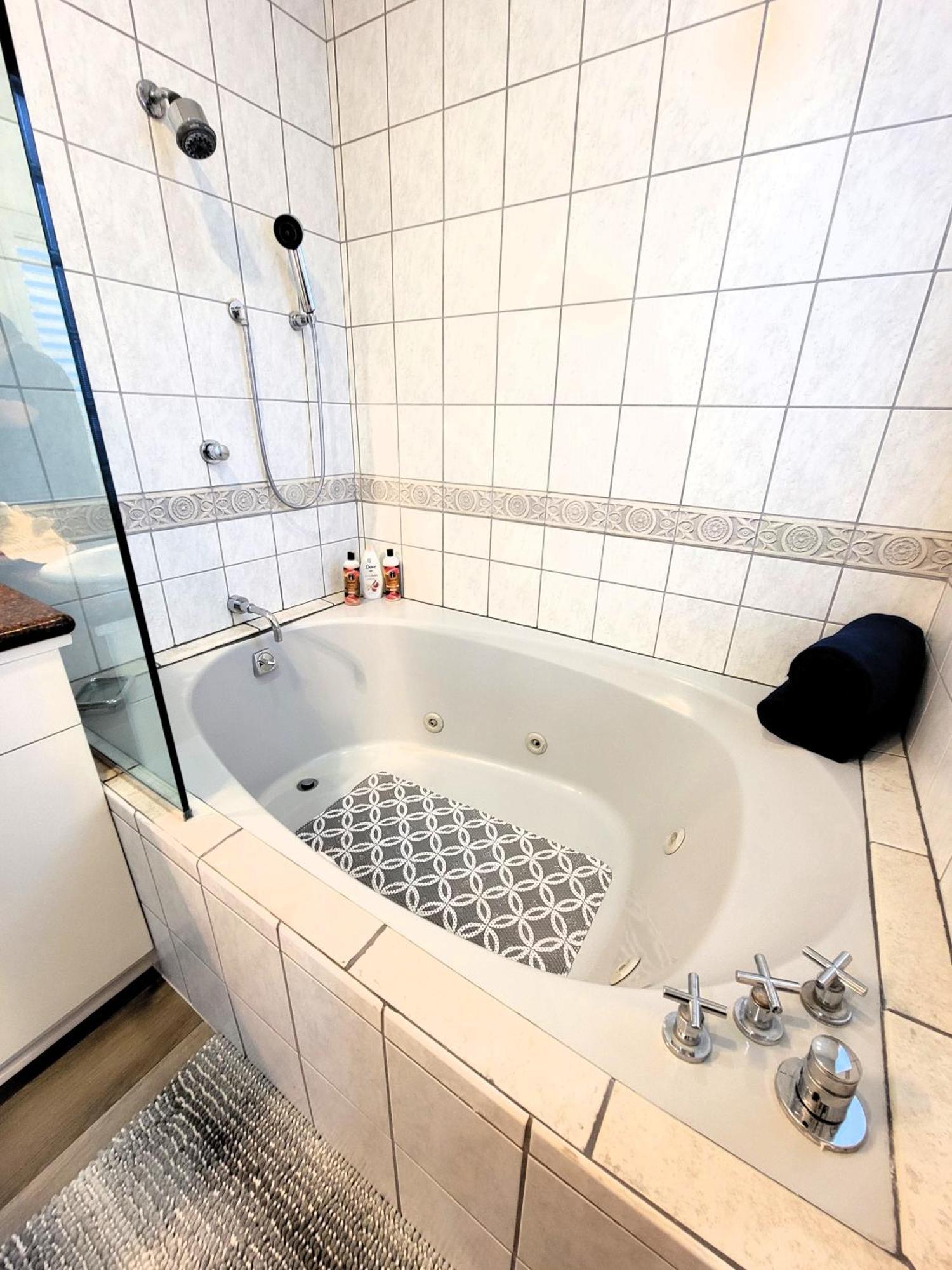 3 Bedroom Story Near Pico Blvd * Los Angeles